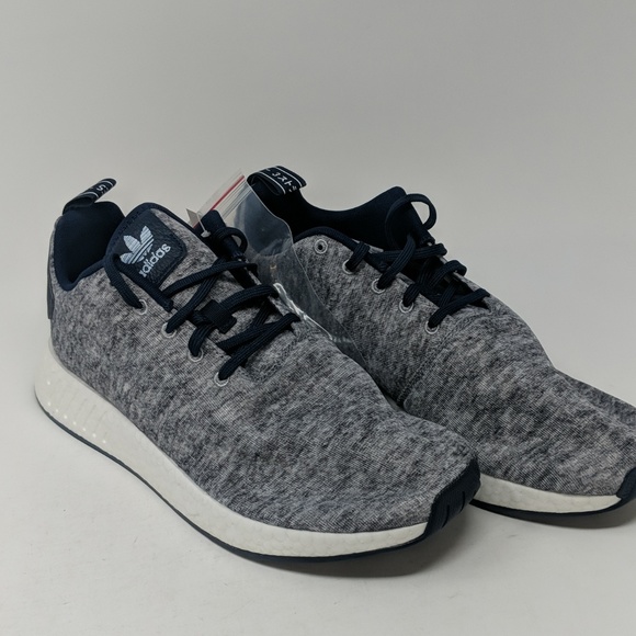 nmd r2 uas